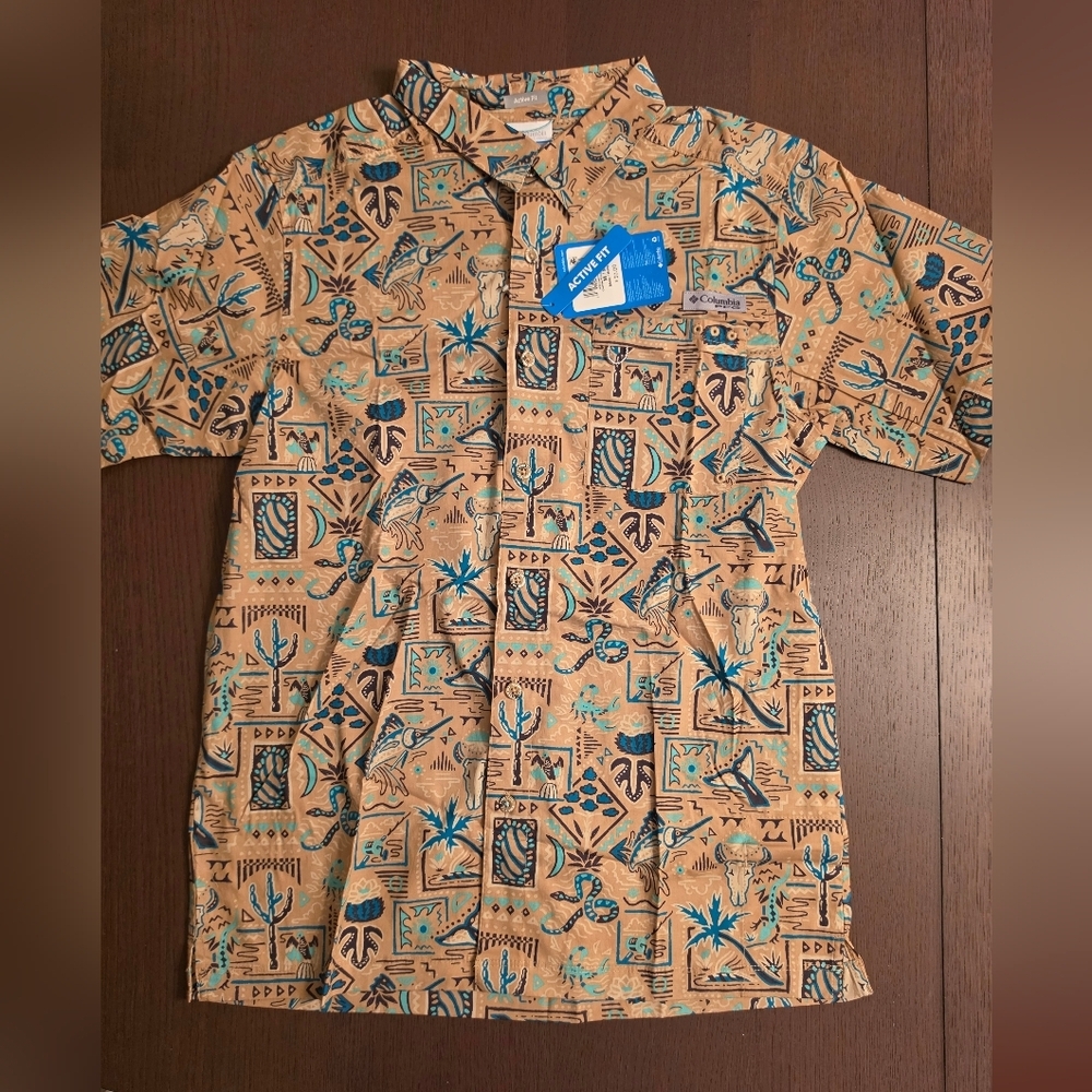 Columbia Men's Size Medium Wild Cast Camp Shirt. NWT
